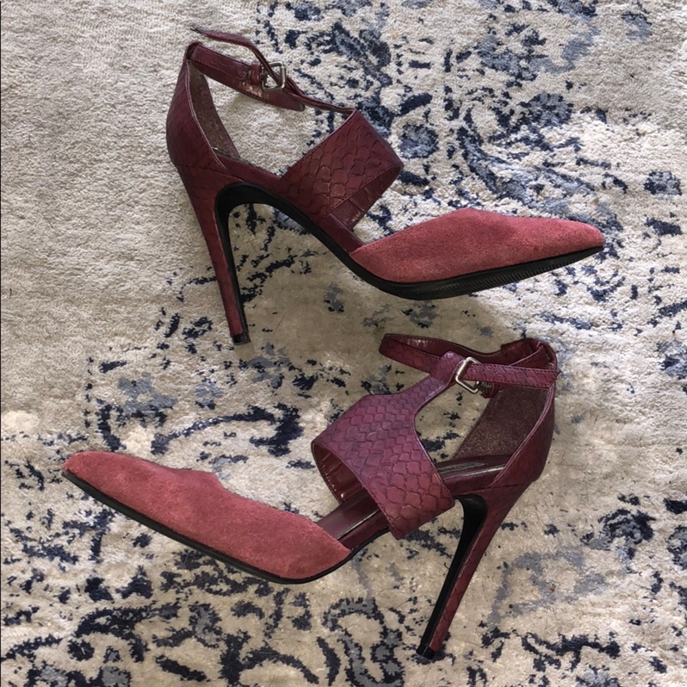 •Steve Madden• Maroon heels - size 8.5